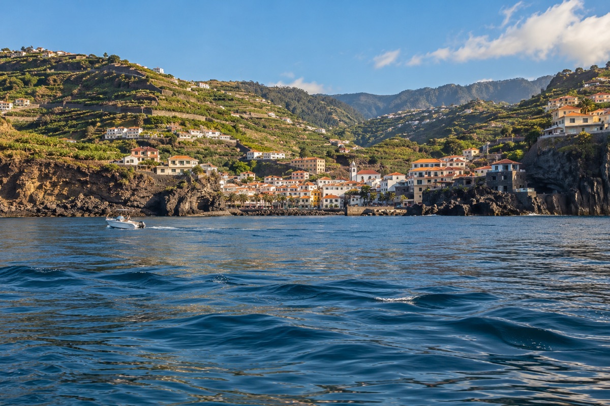 Gentle swell on the sea off Câmara de Lobos on Madeira's south coast